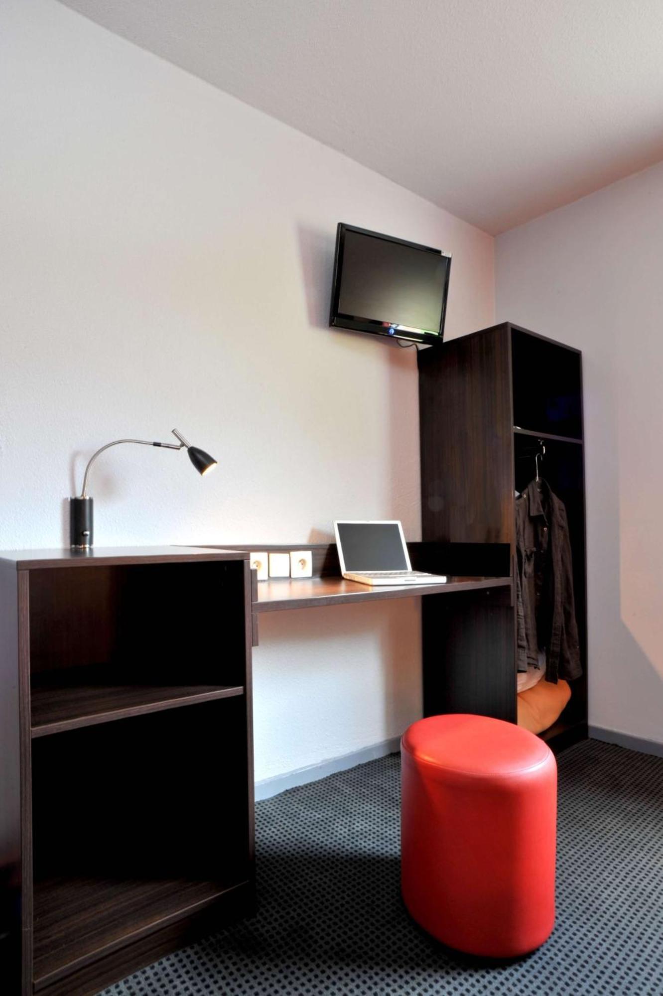 Brit Hotel St-Quentin/Nord Fayet  Zewnętrze zdjęcie