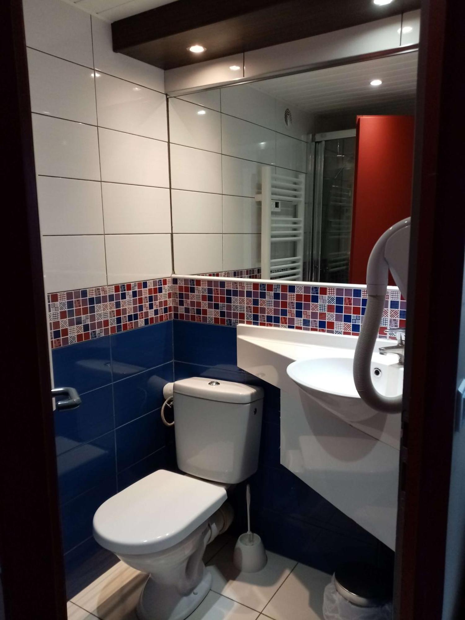 Brit Hotel St-Quentin/Nord Fayet  Zewnętrze zdjęcie