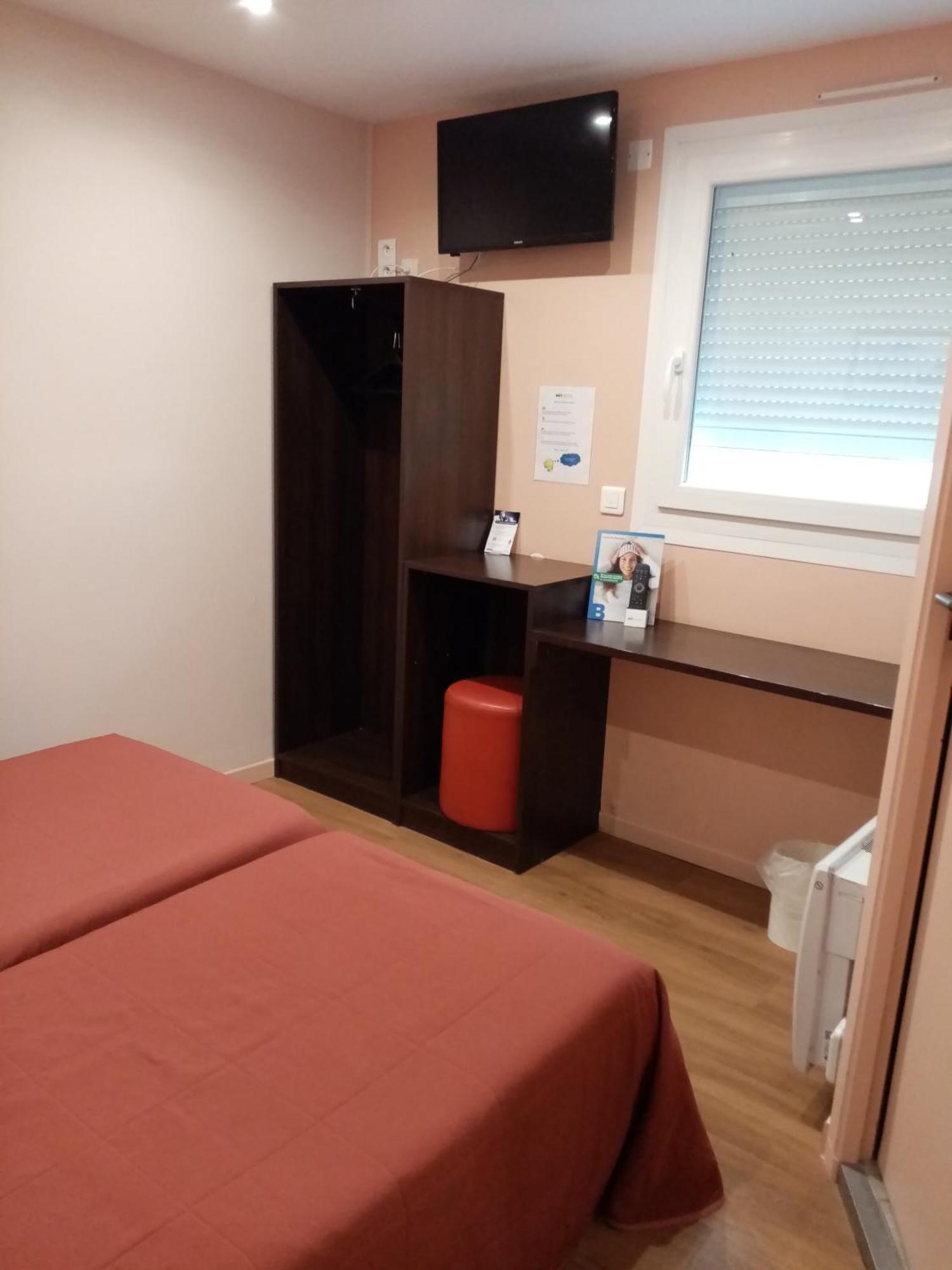 Brit Hotel St-Quentin/Nord Fayet  Zewnętrze zdjęcie