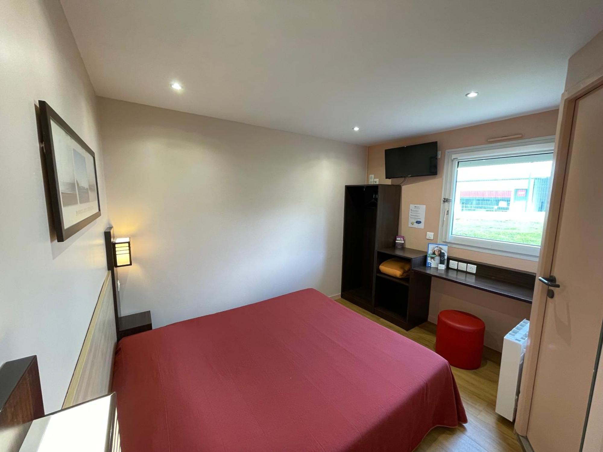 Brit Hotel St-Quentin/Nord Fayet  Zewnętrze zdjęcie