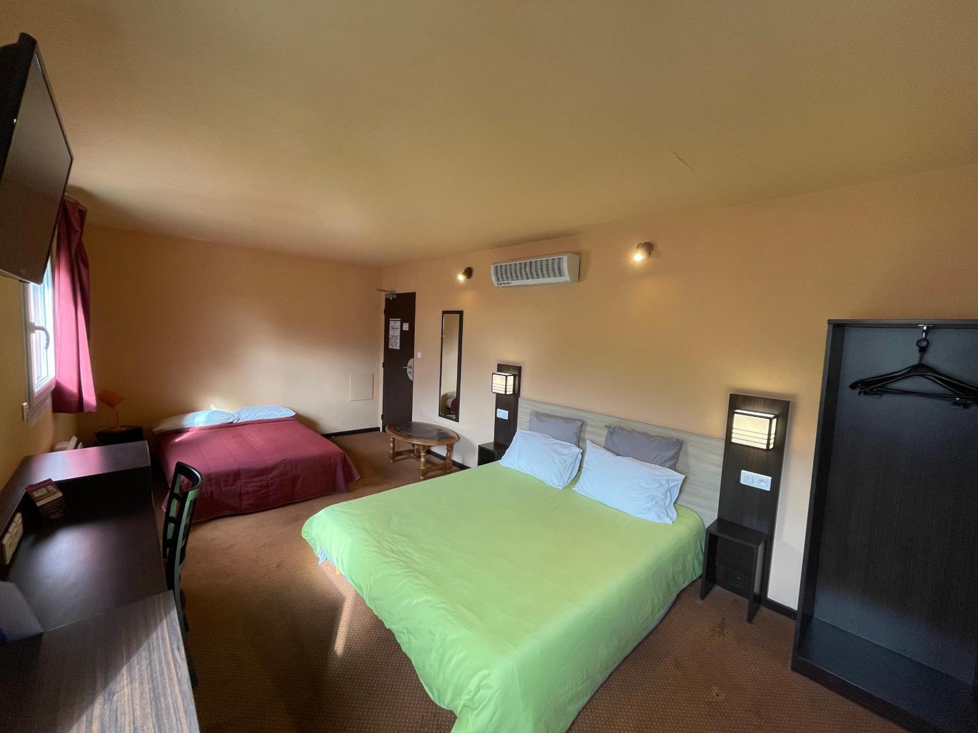 Brit Hotel St-Quentin/Nord Fayet  Zewnętrze zdjęcie