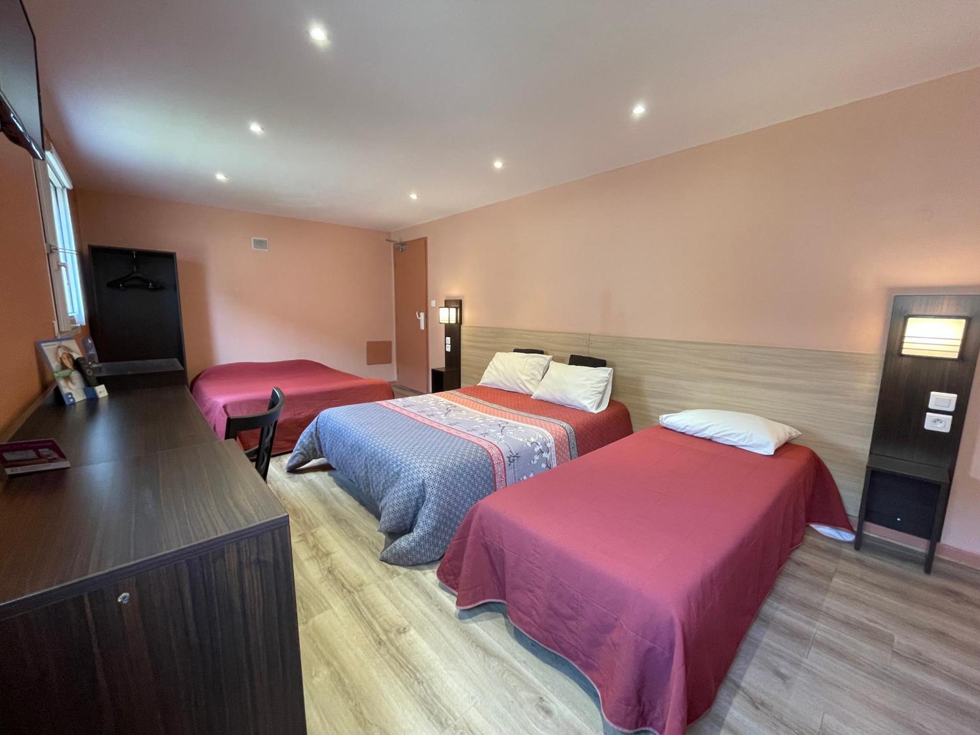 Brit Hotel St-Quentin/Nord Fayet  Zewnętrze zdjęcie