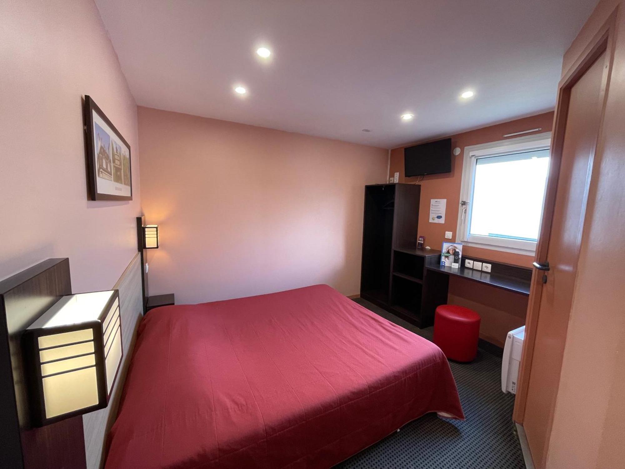 Brit Hotel St-Quentin/Nord Fayet  Zewnętrze zdjęcie