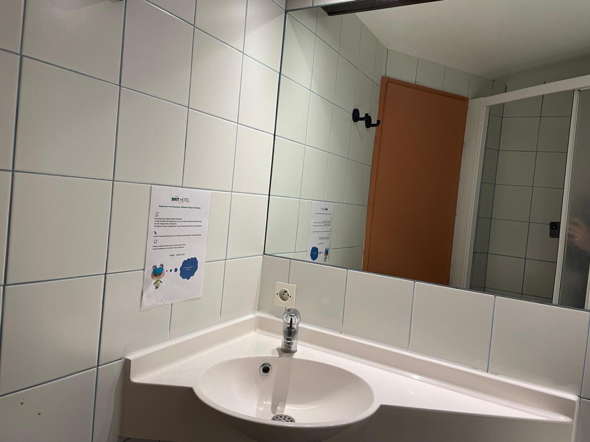 Brit Hotel St-Quentin/Nord Fayet  Zewnętrze zdjęcie
